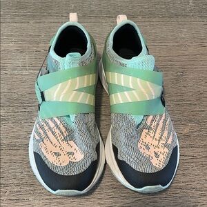 New Balance FuelCore Reveal V2 Alternative Closure Running Shoe Size 5